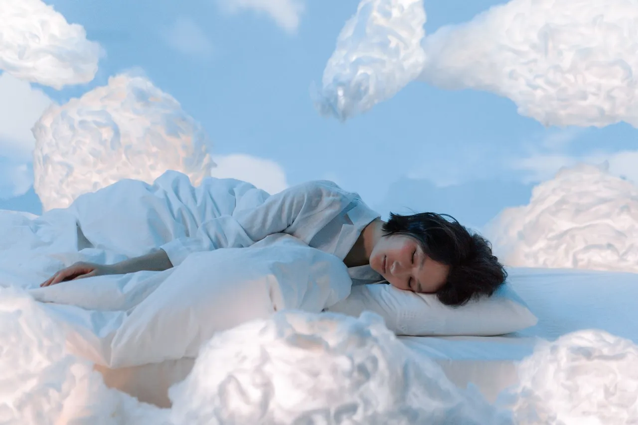 Сон оказался важнее экранов и диеты: ученые выяснили, что влияет на успеваемость подростков
